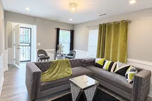 8446 S Constance Ave, Chicago, IL 60617 - Photo 2