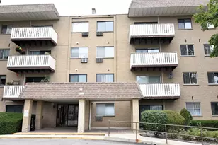 280 N Westgate Rd, Mount Prospect, IL 60056 - Photo 2