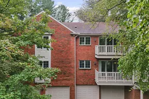 921B Cheshire Dr, Champaign, IL 61821 - Photo 2