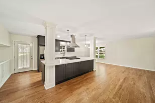 2656 Bloomfield Dr, Lisle, IL 60532 - Photo 4