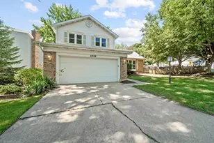 2656 Bloomfield Dr, Lisle, IL 60532 - Photo 2