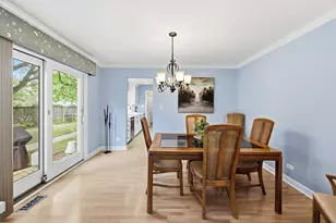 9 Dartford Ln, Schaumburg, IL 60194 - Photo 16