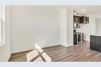2040 Yellowstone Boulevard, Mundelein, IL 60060 - Photo 8