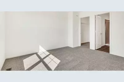 2040 Yellowstone Boulevard, Mundelein, IL 60060 - Photo 16