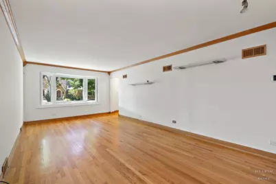 6051 N Marmora Avenue, Chicago, IL 60646 - Photo 4