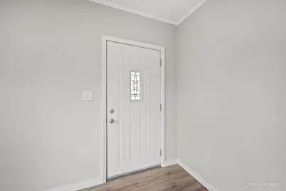 311 Locust Street, Elgin, IL 60123 - Photo 6