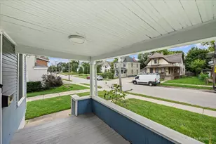 311 Locust St, Elgin, IL 60123 - Photo 30