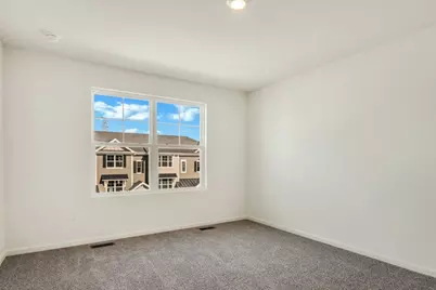 2042 Yellowstone Boulevard, Mundelein, IL 60060 - Photo 12