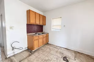 926 N Lavergne Ave, Chicago, IL 60651 - Photo 4