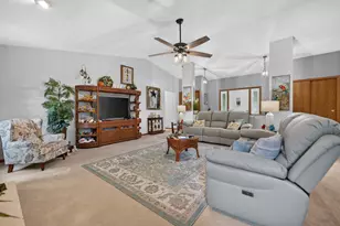 1747 Arnold Ave, Rockford, IL 61108 - Photo 6