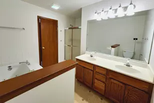 [Address not provided], Elgin, IL 60120 - Photo 18