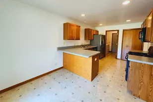 [Address not provided], Elgin, IL 60120 - Photo 6