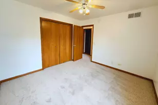 [Address not provided], Elgin, IL 60120 - Photo 20