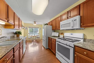 31 E Grove Street #201, Lombard, IL 60148 - Photo 2