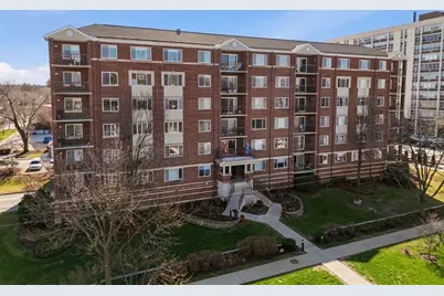 31 E Grove Street #201, Lombard, IL 60148 - Photo 1