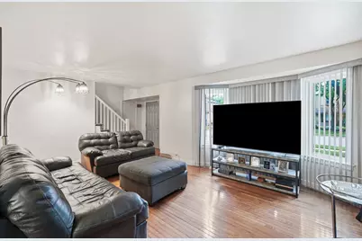 7559 S Hoyne Avenue, Chicago, IL 60620 - Photo 4