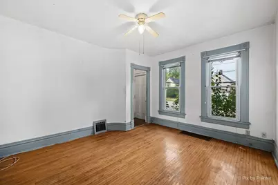 679 Villa Street, Elgin, IL 60120 - Photo 8