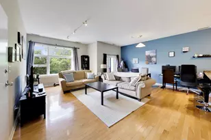 3735 N Wolcott Ave, Chicago, IL 60613 - Photo 2