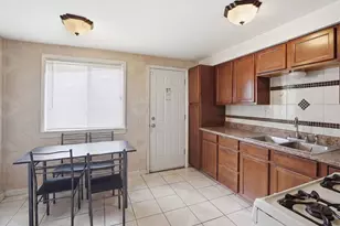 7500 S Kenwood Ave, Chicago, IL 60619 - Photo 8