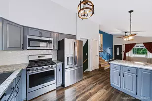 314 E Vermont St, Villa Park, IL 60181 - Photo 8