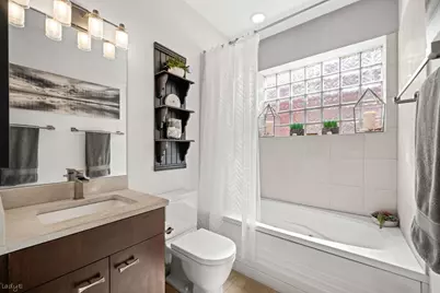 679 N Peoria Street #4S, Chicago, IL 60642 - Photo 16