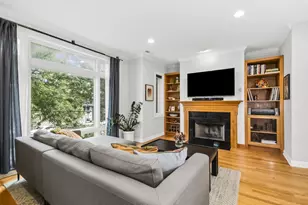 3456 N Ashland Ave, Chicago, IL 60657 - Photo 4