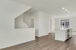 2036 Yellowstone Blvd, Mundelein, IL 60060 - Photo 8