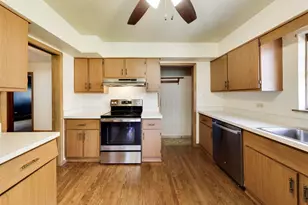 909 Worcester Ave, Westchester, IL 60154 - Photo 12