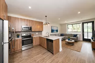 2111 S Halsted St, Chicago, IL 60608 - Photo 2