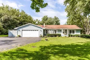 2006 Old Peterson Rd, Libertyville, IL 60048 - Photo 1