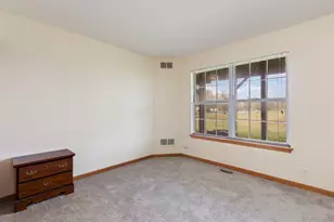 402 Gloria Ln, Oswego, IL 60543 - Photo 22