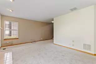 402 Gloria Ln, Oswego, IL 60543 - Photo 20
