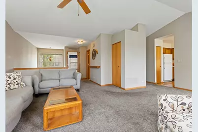 402 Gloria Lane, Oswego, IL 60543 - Photo 6