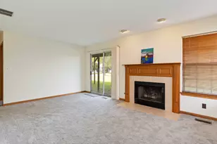 402 Gloria Ln, Oswego, IL 60543 - Photo 18