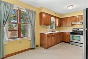 215 N Mill St, Naperville, IL 60540 - Photo 12
