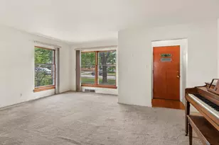 215 N Mill St, Naperville, IL 60540 - Photo 2