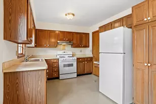 215 N Mill St, Naperville, IL 60540 - Photo 4