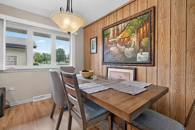 9915 S Kenton Avenue, Oak Lawn, IL 60453 - Photo 8