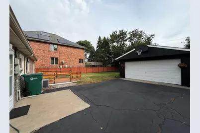 6449 W 84th Street, Burbank, IL 60459 - Photo 18
