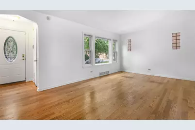 8721 S Merrill Avenue, Chicago, IL 60617 - Photo 6