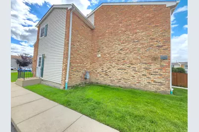 1950 Kenilworth Circle #A, Hoffman Estates, IL 60169 - Photo 1