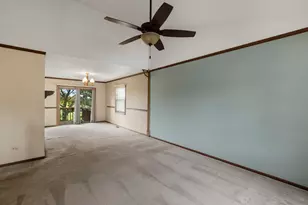 1965 Crescent Ln, Hoffman Estates, IL 60169 - Photo 6