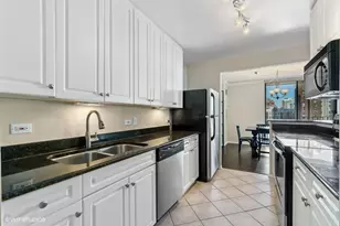 70 W Huron St, Chicago, IL 60654 - Photo 4