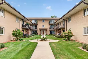 6150 S Kensington Ave, Countryside, IL 60525 - Photo 1