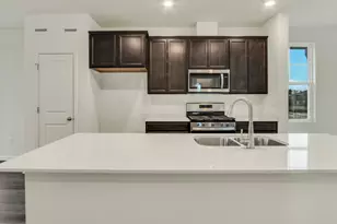 2053 Sequoia Ave, Mundelein, IL 60060 - Photo 4