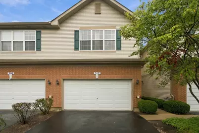 512 N Fox Trail, Round Lake, IL 60073 - Photo 2