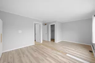 512 N Fox Trl, Round Lake, IL 60073 - Photo 4