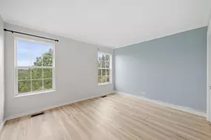 512 N Fox Trl, Round Lake, IL 60073 - Photo 10