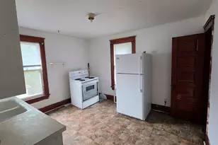 1002 Oak Ave S, Freeport, IL 61032 - Photo 8