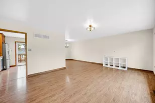 15417 Alameda Ave, Oak Forest, IL 60452 - Photo 6